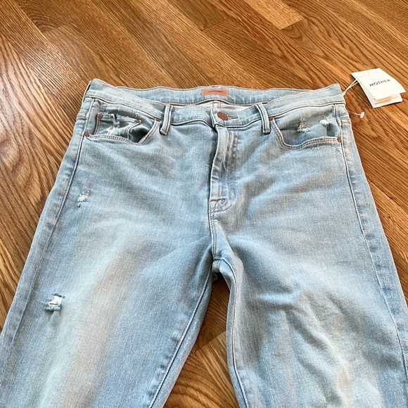 NWT MOTHER The Weekender Jeans in Free Hugs Size 32 - Picture 10 of 15
